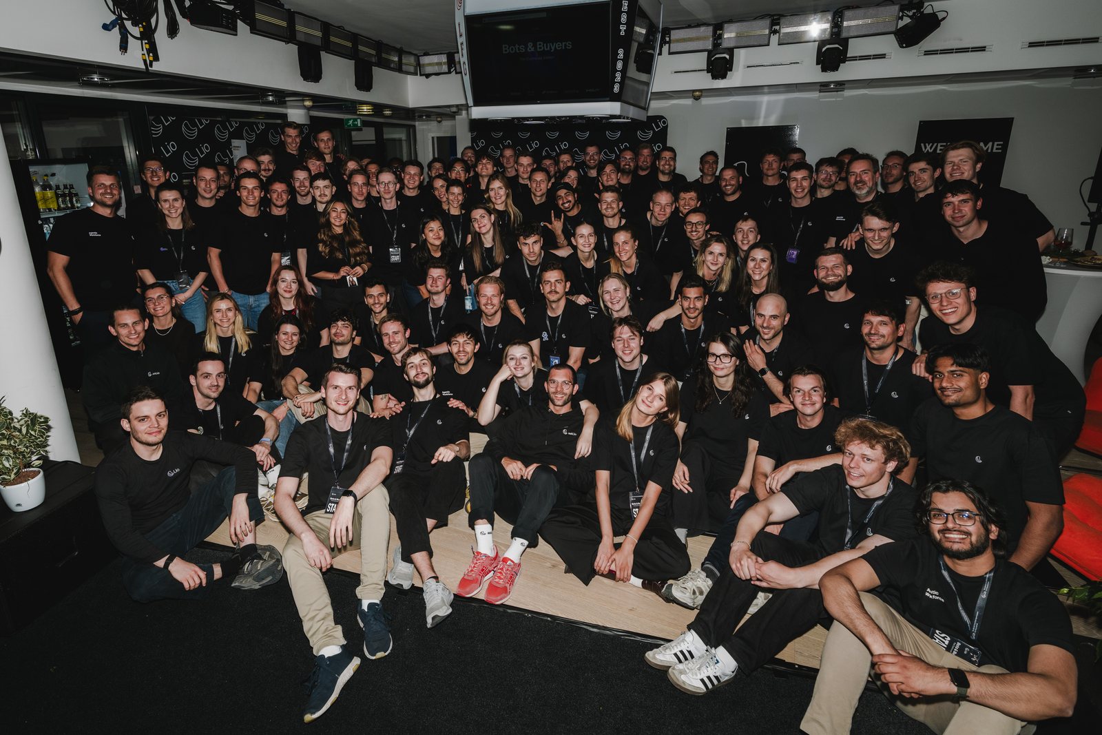 Bots & Buyers: The Bots & Buyers crowd